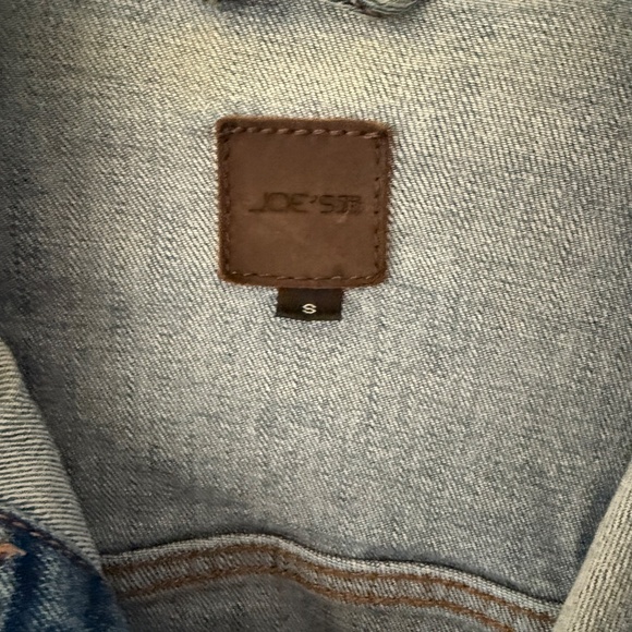 Joe’s Women’s Distressed Frannie Relaxed Slightly Thrashed Denim Jacket Small - Picture 7 of 16